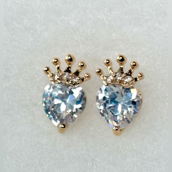 Mint Jewelry - Gold Crown‎ Heart Earrings